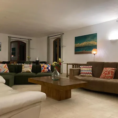 Maison De 12 Et Piscine Hébergement de vacances Colognac