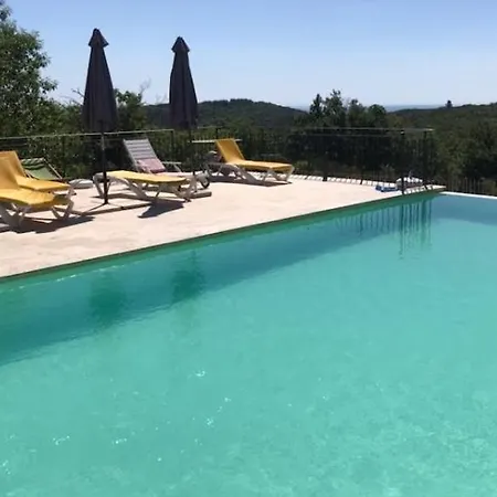 Maison De 12 Et Piscine Holiday home Colognac